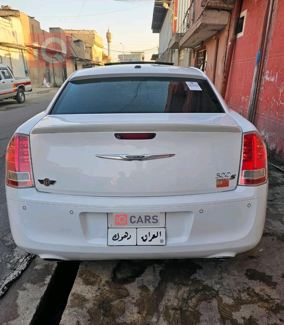 کرایسلەر 300